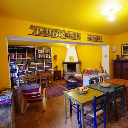 Al Campo Di Sotto Bed & Breakfast Buia Eksteriør bilde