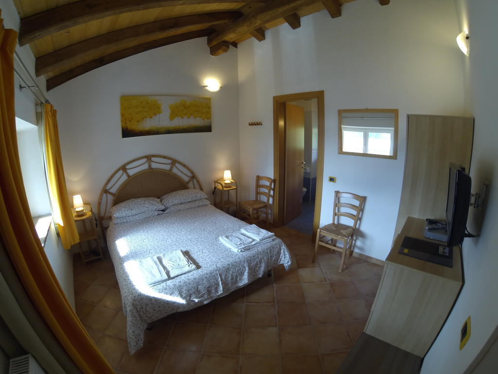 Al Campo Di Sotto Bed & Breakfast Buia Eksteriør bilde
