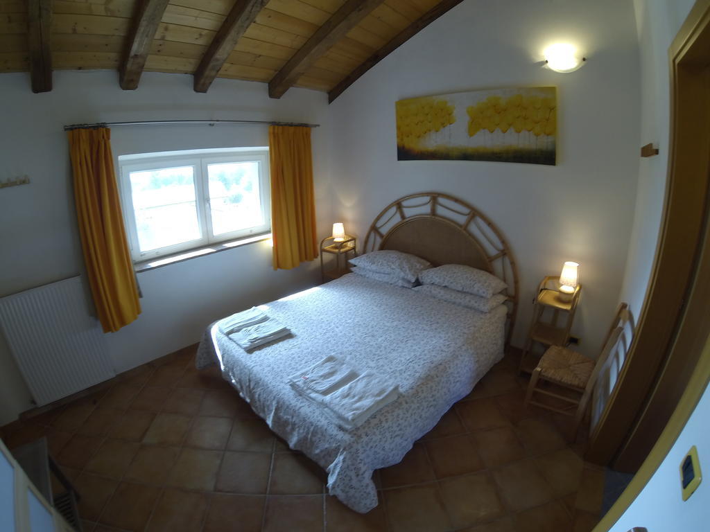 Al Campo Di Sotto Bed & Breakfast Buia Eksteriør bilde