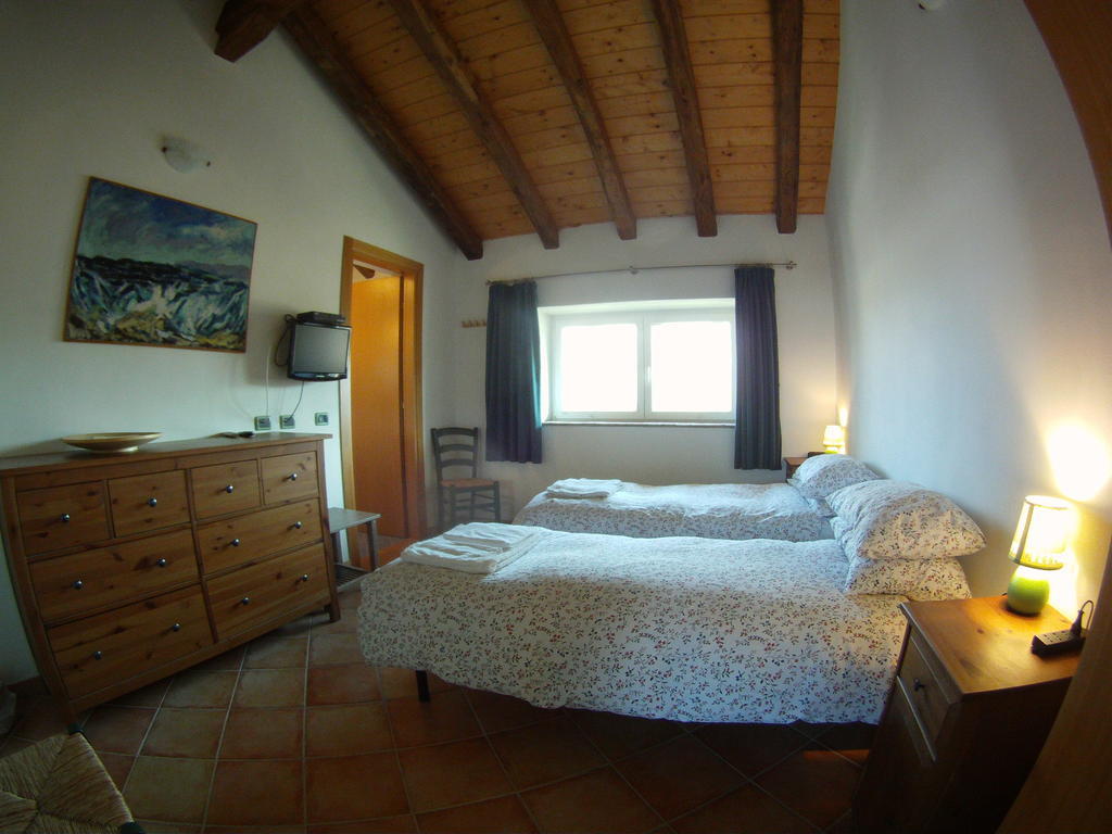 Al Campo Di Sotto Bed & Breakfast Buia Eksteriør bilde