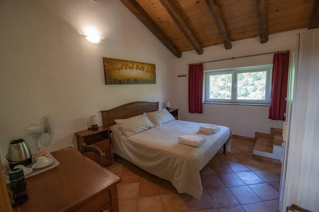 Al Campo Di Sotto Bed & Breakfast Buia Eksteriør bilde