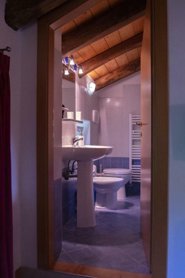 Al Campo Di Sotto Bed & Breakfast Buia Eksteriør bilde